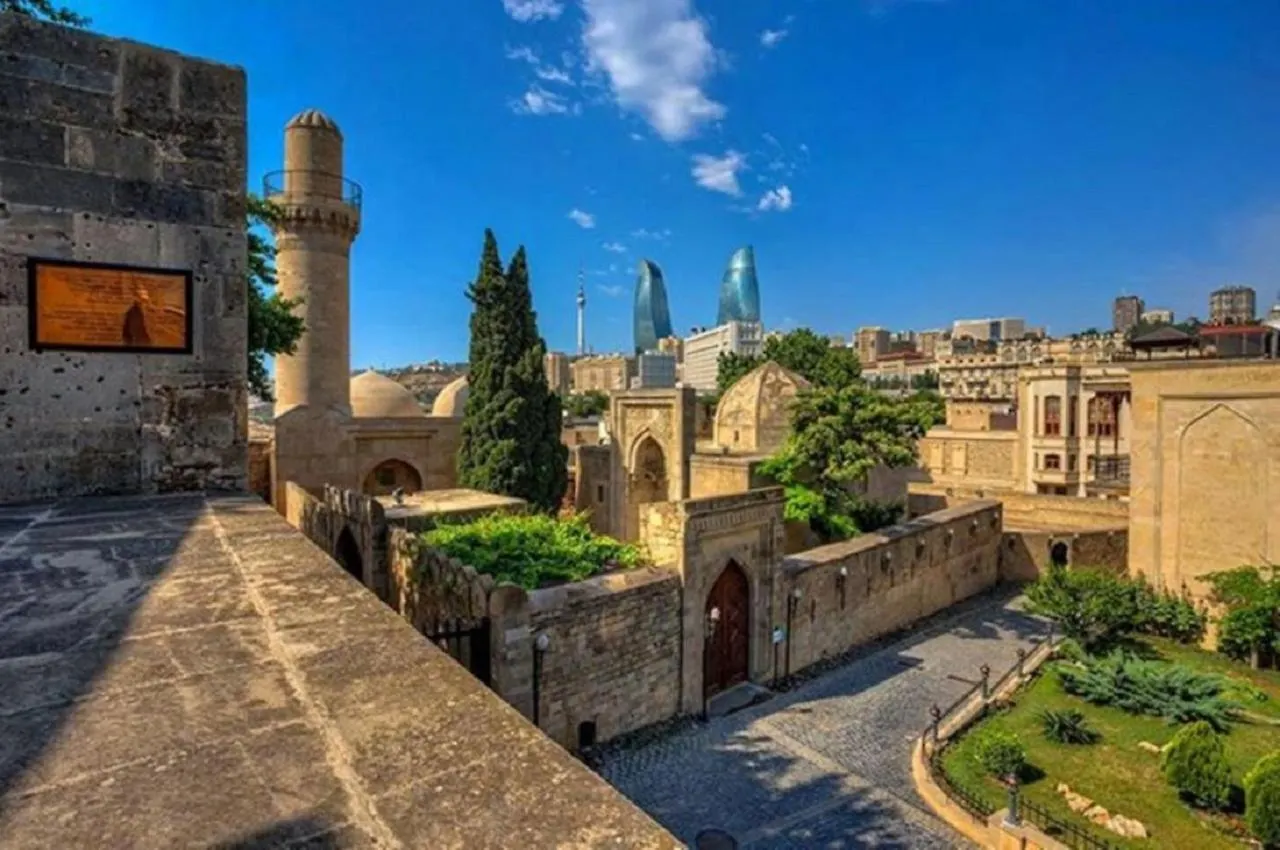 City Walls Hotel Baku 3*,